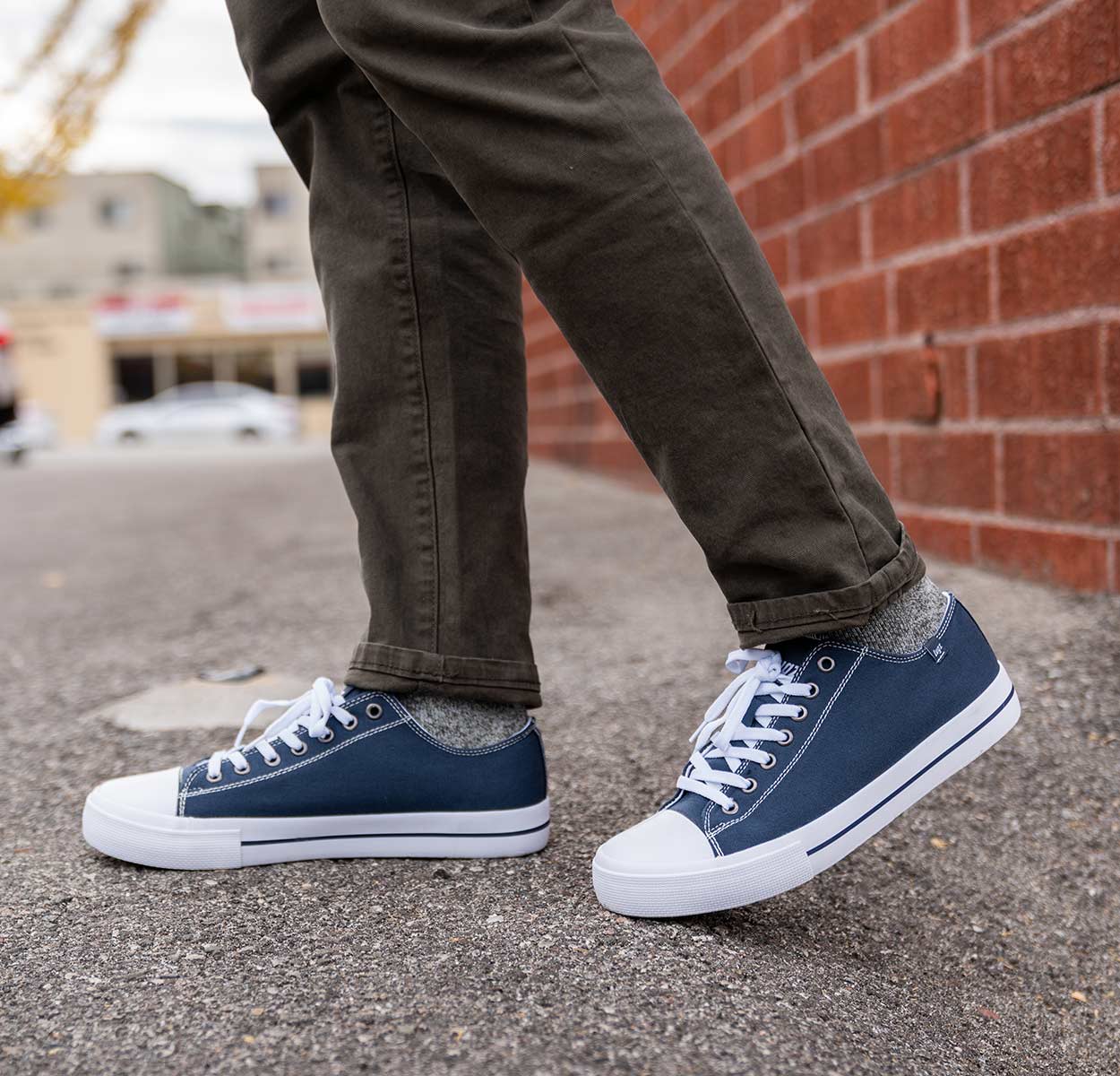 Mens Stagger Lo Sneaker Lifestyle Navy