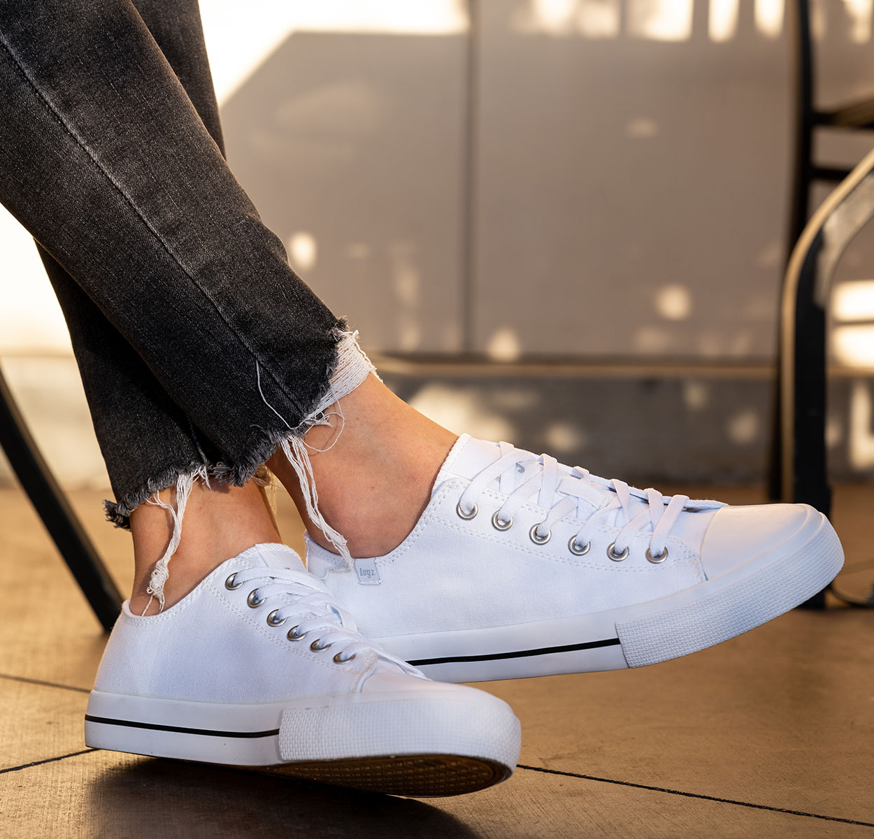 Womens Stagger Lo Sneaker Lifestyle White